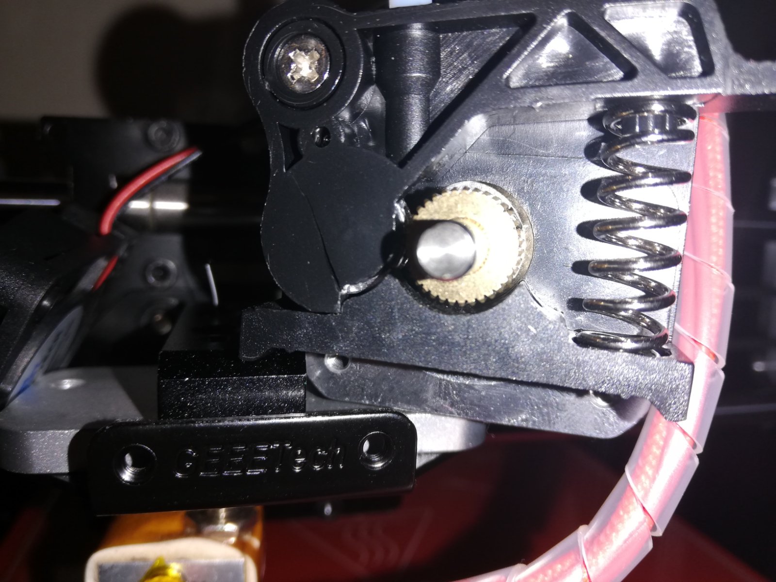 broken extruder piece.jpg